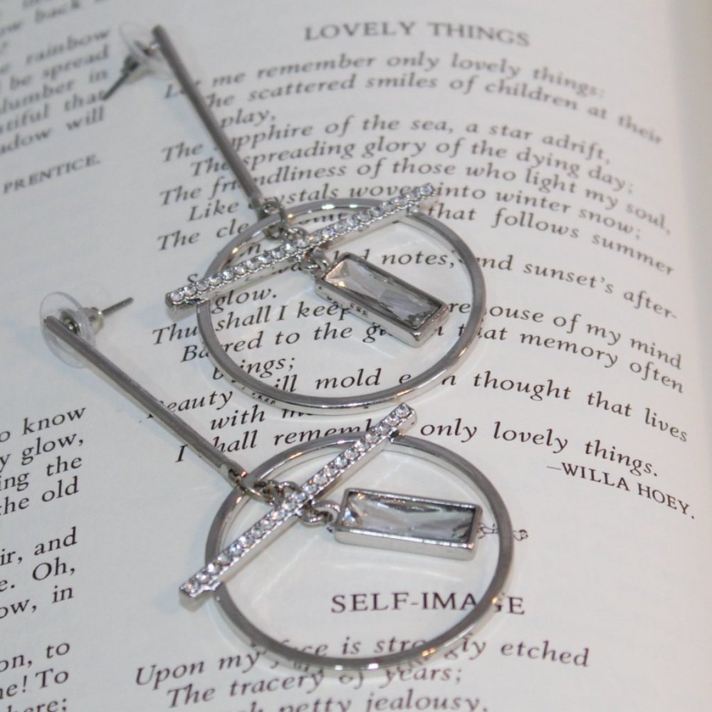 Pretty Dangling Rhinestone Statement Earrings NEW